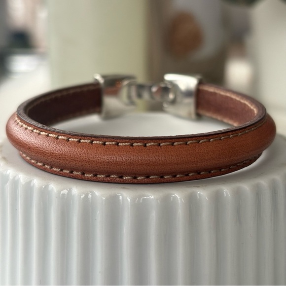 Unisex Leather Bracelet - Picture 2 of 10
